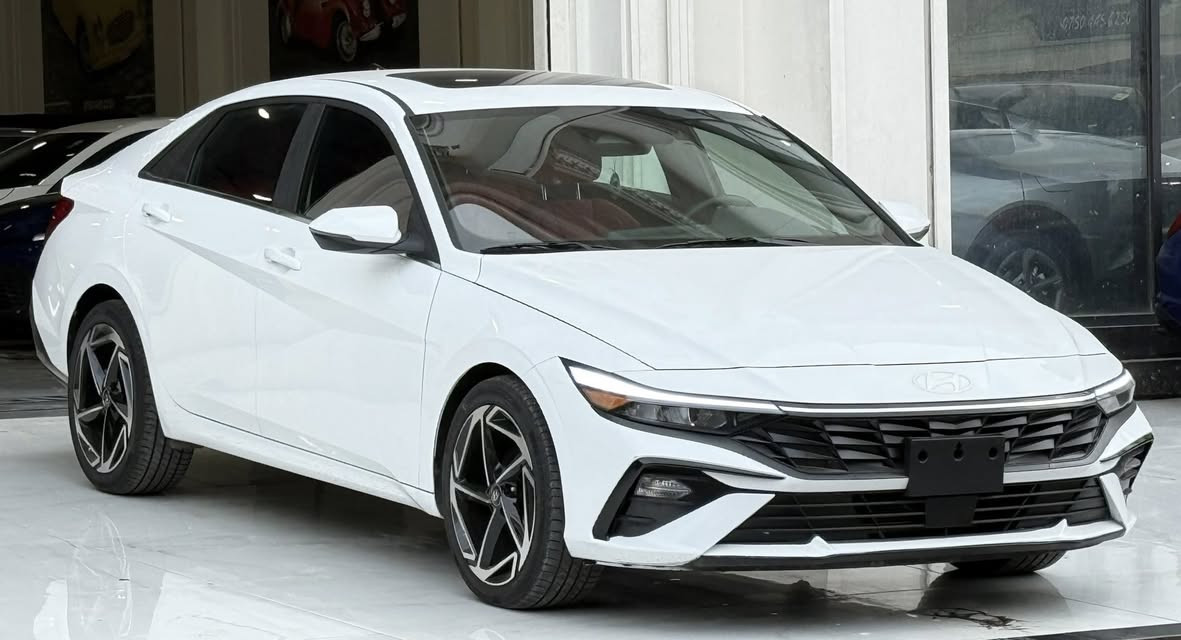 سلام عليكم
هونداي النترا 2025 فول مواصفات 1/1 رقم اربيل بأسم شركة وكالة او تحويل مضمون  وادر كندي كلين تايتل كفاله.

المواصفات : فتحه/بصمه / داخل جلد رياضي دبي/تشغيل عن بعد / رادار امامي / رادار جانبي /  / اوتو هولد / LED امامي / كامره دوارة / نقطه عمياء / قياده ذاتية / توقف ذاتي / رادارات / 3 انظمة قيادة نضام / مانع انزلاق / محرك 2000 دوش/
 ماشيه ١٣ الف فقط

العنوان بغداد الاعطيفيه شارع الدامرچي

للتواصل والاستفسار: ***********
