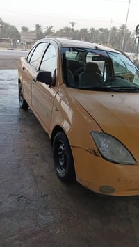 موديل ٢٠١٥ • حالة طيبة • صاحب السيارة