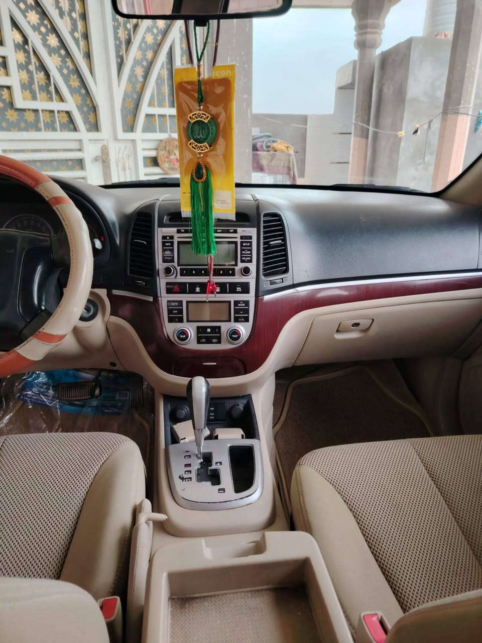 سلام عليكم  سنتافيه 
المديل / 2010/ وارد خليجي 
محرك / 6 / سلندر
***********
اي ستفسار اتصال عل رقم 
رجأن مكلف بنشر
