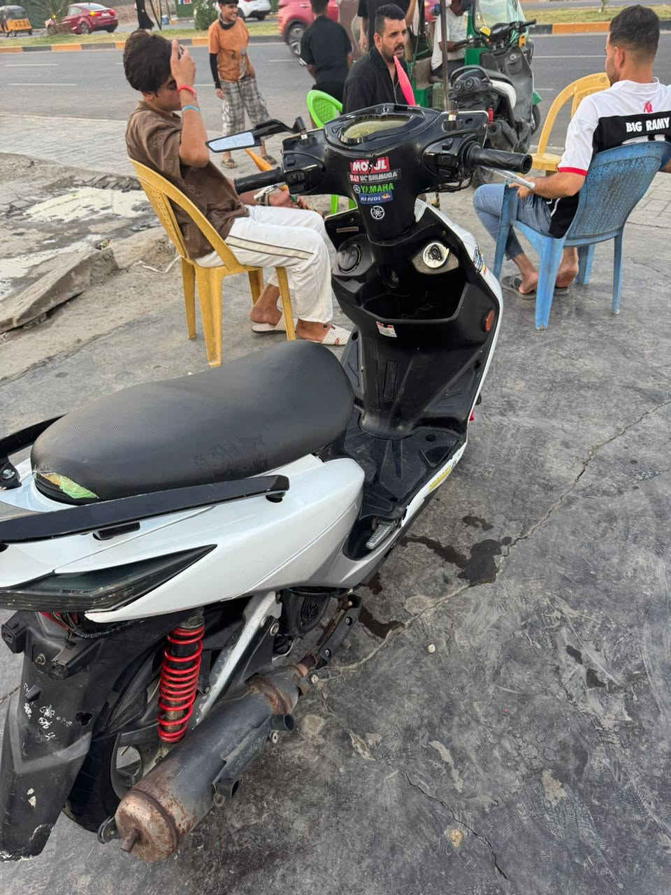 السلام عليكم  سكنس لد دراجه  مكفوله  مكينه ما مفتوحه ابد اكفلكياها دراجه شلعه ومعدل قويات كلش نقصها واقيه مال صالنصه  دراجه كلها شغاله من طلول لطول سعرها ٧٥٠ وبيها مجال  مكاني حي اور بغداد رقم ***********
