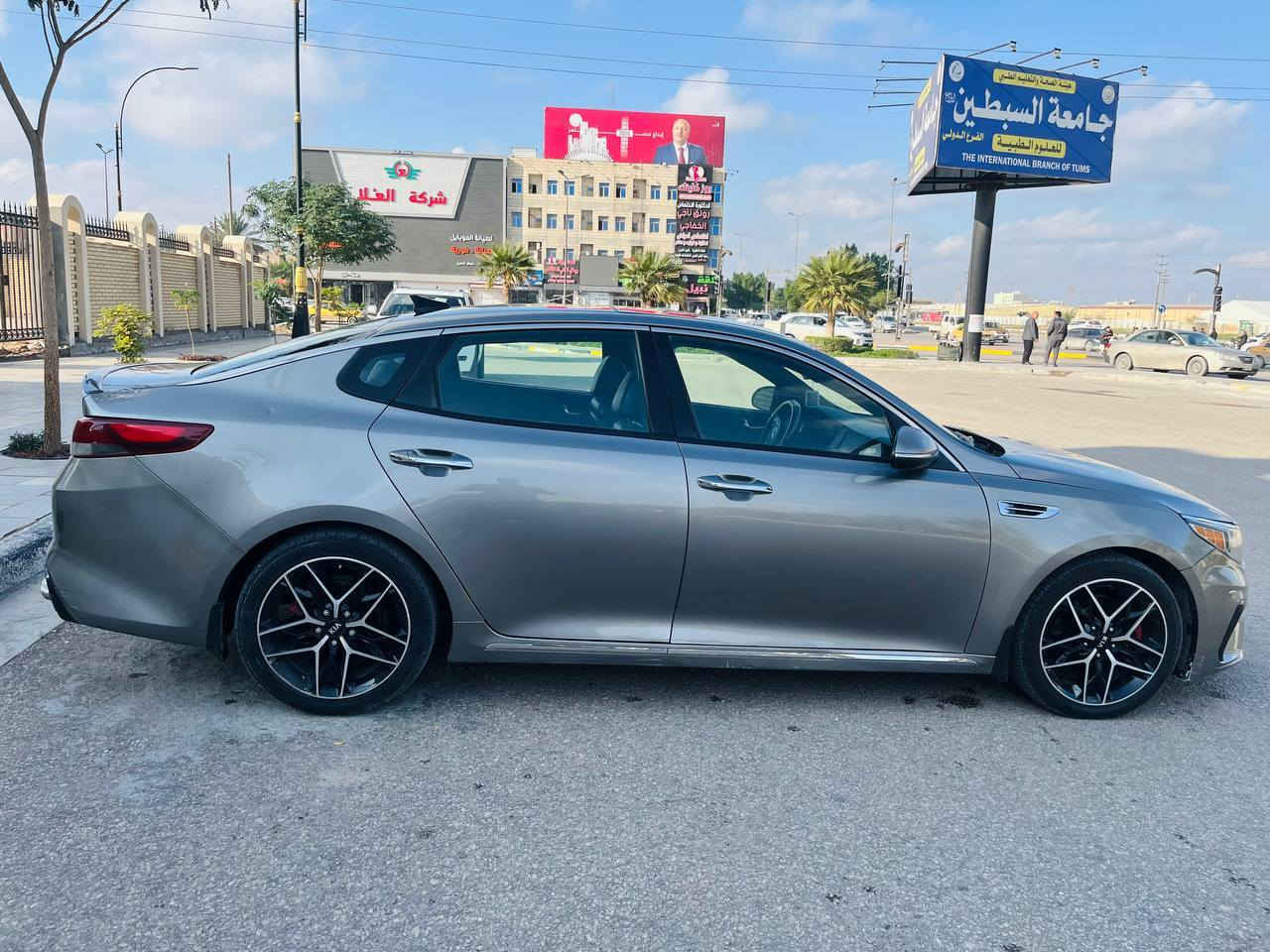 سلام عليكم كيا اوبتيما مديل 2016 فول Vip حادثها فقط الي موجود بالصور باقي كفاله 
للبيع  فقط حسب قناعه اعلئ فئه SXL (vip)
محرك الفين تيربو دبل كزوز 
فول مواصفات
مري اشاير شفط
تبريد ثلج قطعتين منفصل
دخول ذكي وترحيب ذكي
بصمة ابواب
يدات نيكل.
ستيرن تدفئة
اوتو هولد
4 وضعيات قيادة سبورت نورمال ايكو وجبلي
بصمة حساسات خلفية
بردات خلفية بلادي 
كشنات جلد ولون رماني 
سمعات هارمن كاردن دمام 10 سماعات + 2 دمام خلفي وامامي لايت LED داينمك دوار مع الستيرنك
ويل 18 بلادي كروم اصلي
جنطة ذكي تنفتح عن بعد.
الجام ذكي حساس طوارء اي شي كدام الجمام ينزل طلقائي كشنات جلد تدفئة تبريد
كشنات كهرباء مساج
كشنات خزن ميموري 3 وضعيات
اندرويد اوتو ورام 32 مال الشركة ناڤكيشن
شاشة اعطال
تحكمات ستيرن جهتين شفتات ستيرن
مرايا تعتيم
نقطة عمياء
حساس ماء الزجاج
تحديد مسار + توقف تلقائي
مثبت سرعة ذكي مع الرادار
ماشيه 100 الف مايل
وبعد هواي مواصفات ما ذكرهن
السعر 129 وبيها مجال قليل 
العنوان كربلاء للتواصل اتصل ***********
فقط اتصال ما موجود على النت
