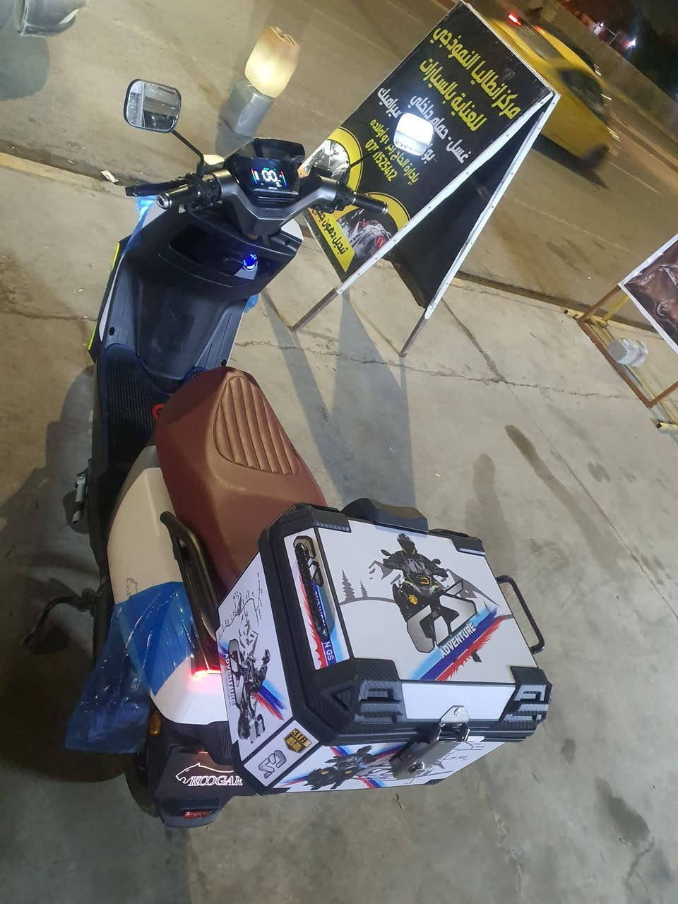 السلام عليكم
دراجة شحن للبيع 

الماركه كوكر 
البطاريت 6 مسطرة 
مانع سرقة 
بصمة 
اللون ابيض 
الشحنه الوحدة تمشيك من 70 الى 80 كيلو 
السرعة من 80 
شراي راسل خاص او تواصل ع الرقم و بي واتساب 
***********
