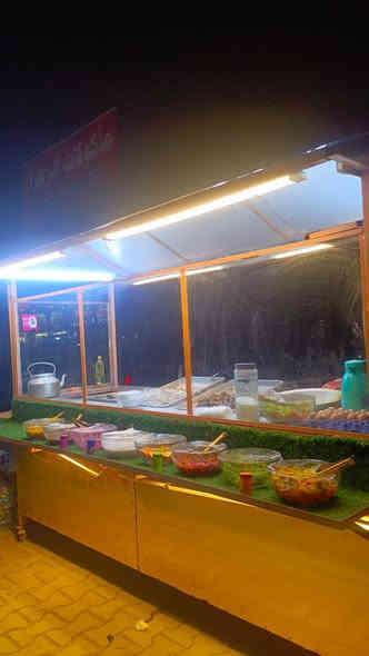 سلام عليكم عربانه اكلات شعبية كامله هيه وغراضها 5عيون حديد هيه وغراضها كاساتها وصيانيها للبيع للستفسار ‏‪***********
