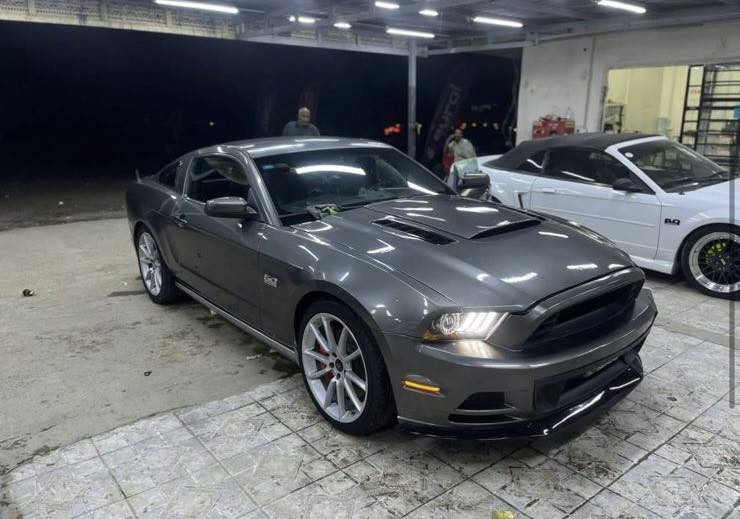 السلام عليكم
موستانك جيتي ٢٠١٤.
5.0
كير عادي
بيها صوت خفيف ومفاحصهة ابيع هالموجود
 بيها قطع صبغ ابيع حزام
بدون لغود فقط خشم الشاصي مسحوب 
السيارة ماشية ٤٥ ميل فقط (حقيقي)
رقم بغداد 
السيارة عليها
roush شوتة
ستريس بار GT
فجوج بريمبو ٦ بستم
فلنجات مشيف
ويل super snake forged اصلي
ebach لويات
صدر خلفي ريسنك كامل ابو الكلوفر
دبل اصفر ريسنك
كلج جديد اصلي
اكسل شيلبي
هود Gt ستايل
شبابيك شيلبي ٥٠٠
لحية روش
مازدات شكل لجديد
كاردن جديد اصلي 
كشنات سباركو امامي اصلي 
اناره بيبان 
اناره دوسات 
سماعات shaker
دفيوزر شلبي ٥٠٠
عليها تخم تايرات جديد مماشيات 

السعر ٨٣ 
مكان السيارة بغداد : كرادة 
***********
