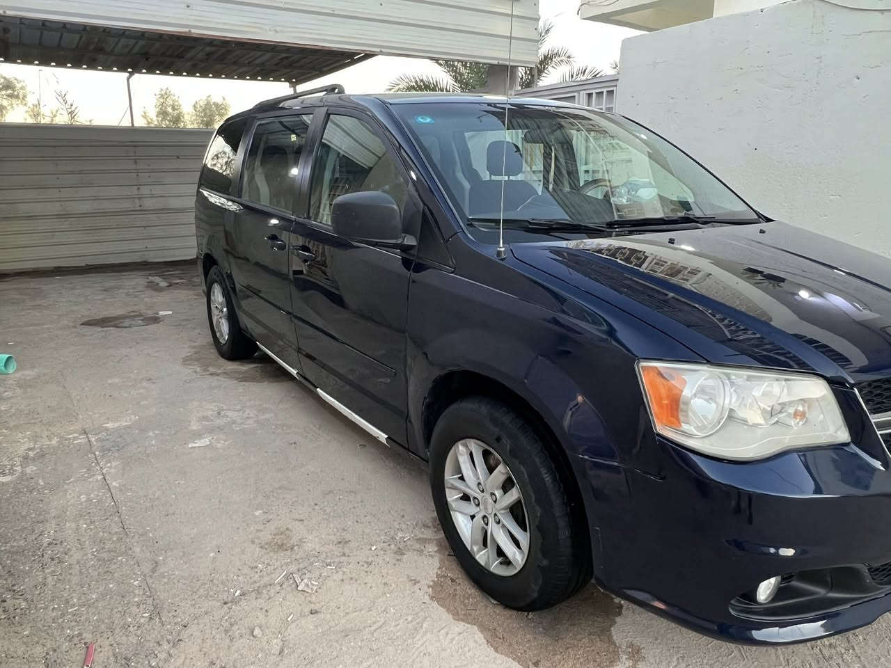 سلام عليكم 
دوج كرفان 2012 وارد امريكي حادثها جاملغ و بنيد 
السيارة مبدل بنيد بلادي و صبغ الجاملغات الأمامية +الباب السايق + قبق الجنطة موجود سونار للسيارة 
محرك 6 سلندر 3600 
السيارة كير + مكينة + حدادية أمامية و خلفية تبريد 3 قطع + تدفئة و تبريد ثلج ادامة كاملة للتبريد ادامة للمكينة 
كهربائيات السيارة كلها شغالة و جاهزة لايت اصفر و العالي زينون سكنات كلها شغالة حساسات + مري جانبي سستم سماعات كلها شغالة 
تحكم ستيرن مثبت سرعة حساسات خلفية تخم تاير جديد سبير جديد دواخل صاج 
رقم بصرة الإنكليزي الجديد سنوية 2030 تحويل مباشر مكفولة من الكصة و العيب الشرعي و الغرامات و كلشي سيارة جاهزة على آخر شي مال جناي 
كلشي بالسيارة شغال و جاهز ما ناقصها اي شي نهائياً تجي و تشوف بعينك و تفحص وين ما يعجبك 
مكان السيارة البصرة قضاء شط العرب الجزيرة 
السعر120 و بيها مجال 
رقم الهاتف:***********
