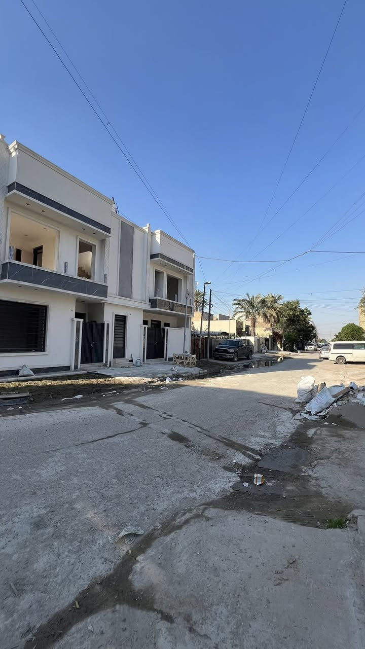 #مكتب_الودق_للعقار
دار للبيع ركن شارع فلسطين محلة 508 شارع الصخرة 
مساحة 57 متر 
واجهة 7.50 متر 
نزال 7.60 متر 
يحتوي على صالة/ مطبخ/ خدمات / منور/ 3 غرف نوم 
#للأستفسار_يرجى_الاتصال_او_المراسلة 
***********
☎️

او زيارة موقع المكتب 

♦️شارع فلسطين /حي المستنصرية قرب كلية الرافدين / عمارة فرمان
♦️لارسال عروضكم السكنية والتجارية يرجى ارسالها على هذا الرقم 
♦️📱***********
