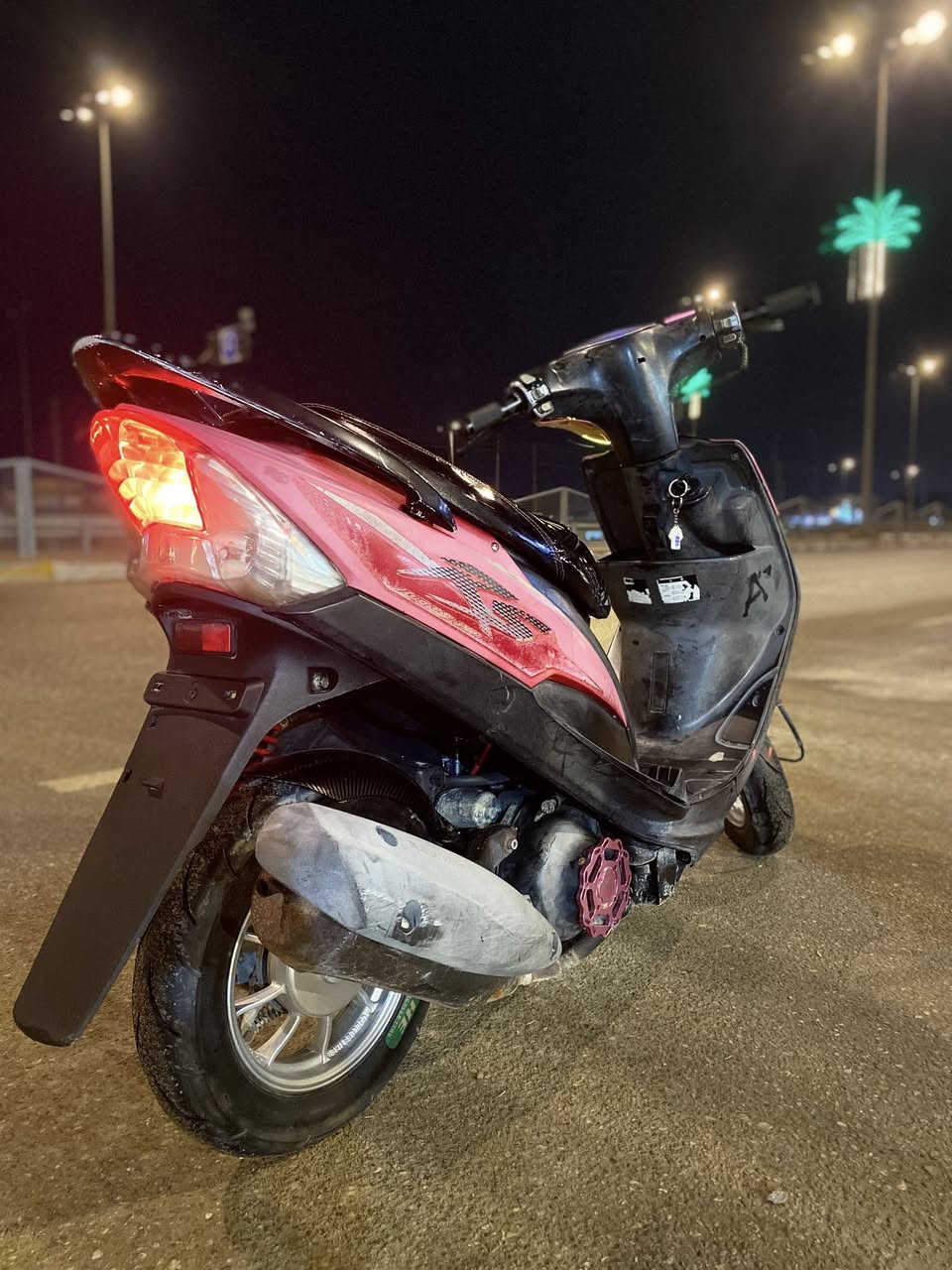 سلام عليكم ماكس عدله للبيع جديده حيل مامفتوحه المكينه خرسه وأكفلها إلك من تنقيص وتبخير ونضوح شلعه ومعدل تشك الكاع أو مابيها أي نقص الدراجه بيها تزويدات خارجيه كلج رياضي خلفي بيها اوياله أصليات قبق عمبار أو قبق فلاوين تزويد كله اصلي اشاير ٧ ألوان لايت اصفر وثلجي بكلايت كلها شغاله سلف هندر….
سعرها 700 وبيها مجال
مكان كربلاء كنطرة السلام 
للاستفسار ***********
