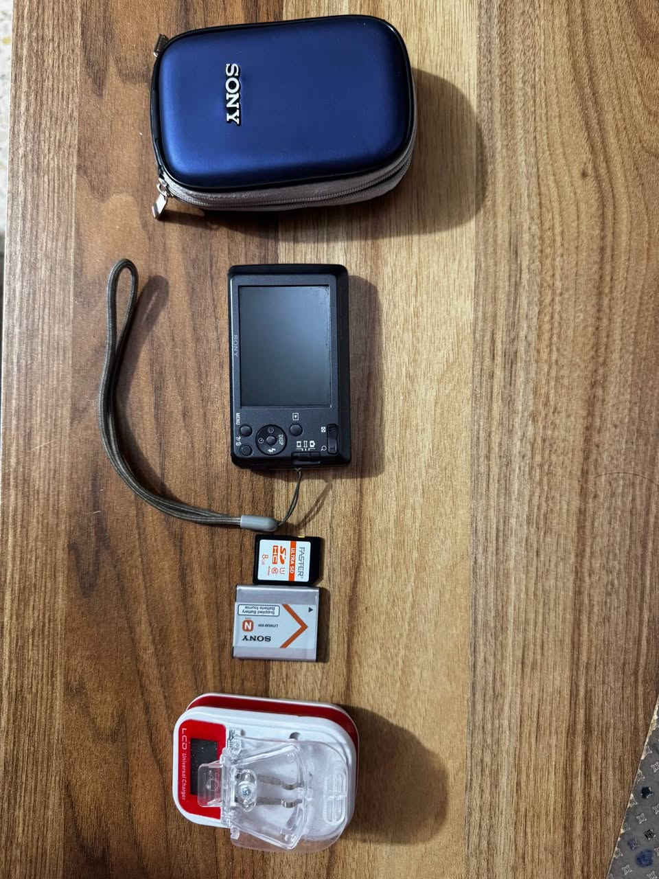 كاميرا ديجيتال سوني سايبرشوت 
DSC-w620
5× زوم اوبتيكال
14.1 ميغا بكسل
الكاميرا شغالة بالكامل 
وياها شاحنة جوكر، رام 8 كيكا و بطاريتها الأصلية
و جنطة سوني أصلية 
السعر 120 ألف دينار عراقي و بيها مجال
متوفر توصيل داخل بغداد فقط
التواصل على الواتساب : *********** بغداد, العراق
