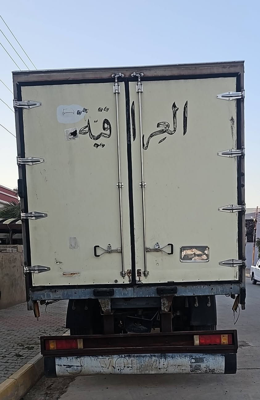 براد للبيع طول طول 8.50 عرض 2.50 ارتفاع 2.40
***********

