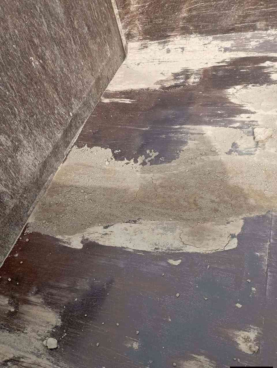 سلام عليكم بدي للبيع مايلر طول 4ونص  كامل كبل لل شغل السعر تصل عل رقم  ***********
