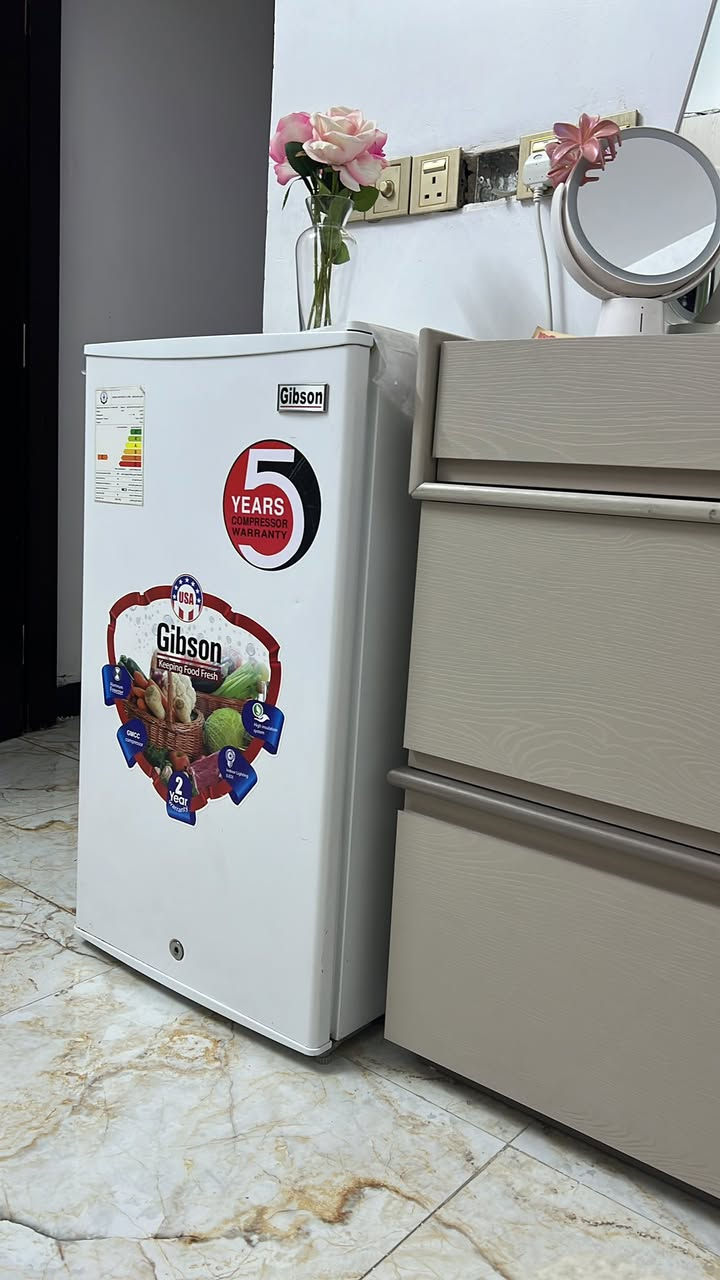 السلام عليكم ثلاجات 5قدم نضيفات كلش تبريد تجميد البيضة 85 والرصاصية75 عنوان بغداد البلديات ***********
