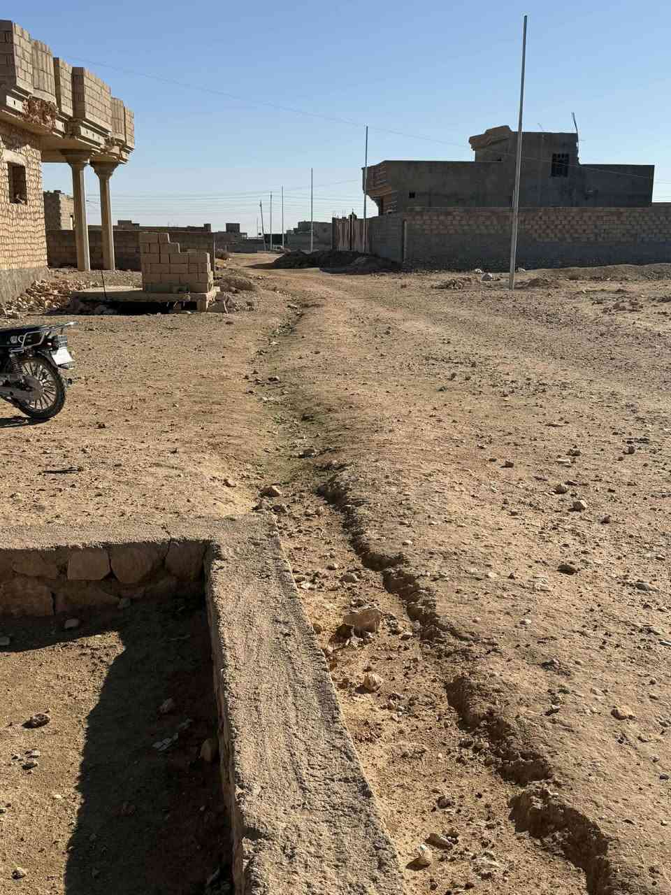 السلام عليكم                                                                            قطعه ارض وبيها اساس خوش خريطه جبيره.                   للبيع الموقع قرب الاذاعه.                                                        المساحه نص عرصه 
علا شارعين 
السعر 27مليون وبيها مجال 
للتواصل ***********
