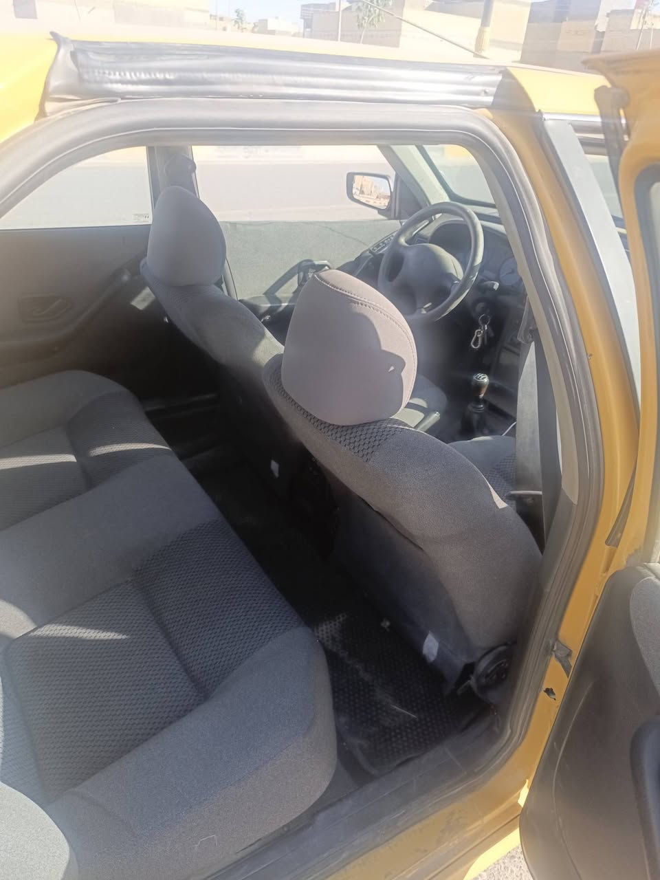 ​🚗 بيجو بارس (Peugeot Pars) - للبيع
الوصف العام:

السيارة تكسي صفراء، نظيفة ومكفولة من النواقص. مظهرها الخارجي مرتب والداخلية مالتها بحالة جيدة جداً 

المواصفات والتفاصيل:

النوع: بيجو بارس موديل2015

اللون: أصفر (تكسي).

الرقم: كربلاء (السياره بأسمي تحويل ثاني يوم).

المسافة المقطوعة: 180 ألف كم.

المكينة والكير: مكفولات وبحالة ممتازة.

الوضع الميكانيكي والكهربائي:

السيارة تشغيلتها حلوة، صدرها مرتب، والكهربائيات مالتها مشيكة وما تحتاج مصاريف إضافية.

السعر المطلوب(40 ورقة) وبيه مجال قليل للشراي 

وهذا رقمي للتواصل وتساب او اتصال(***********)

