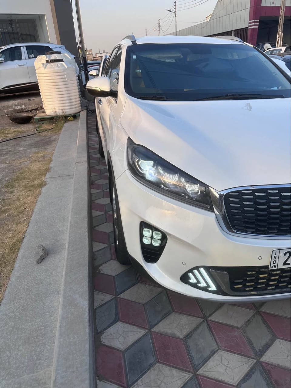 سورنتو خليجي 2019
مكينه 6 سلندر 
كفاله عامه عدى أربع أصابع بيدي أر 
كراسي كهربائيه 
باب خلفي كهربائي 
سبعه راكب 
مري شفط
الرقم أربيل دولي 
السعر 225 
بيع أو مراوس 
للاتصال *********** البصرة, العراق
