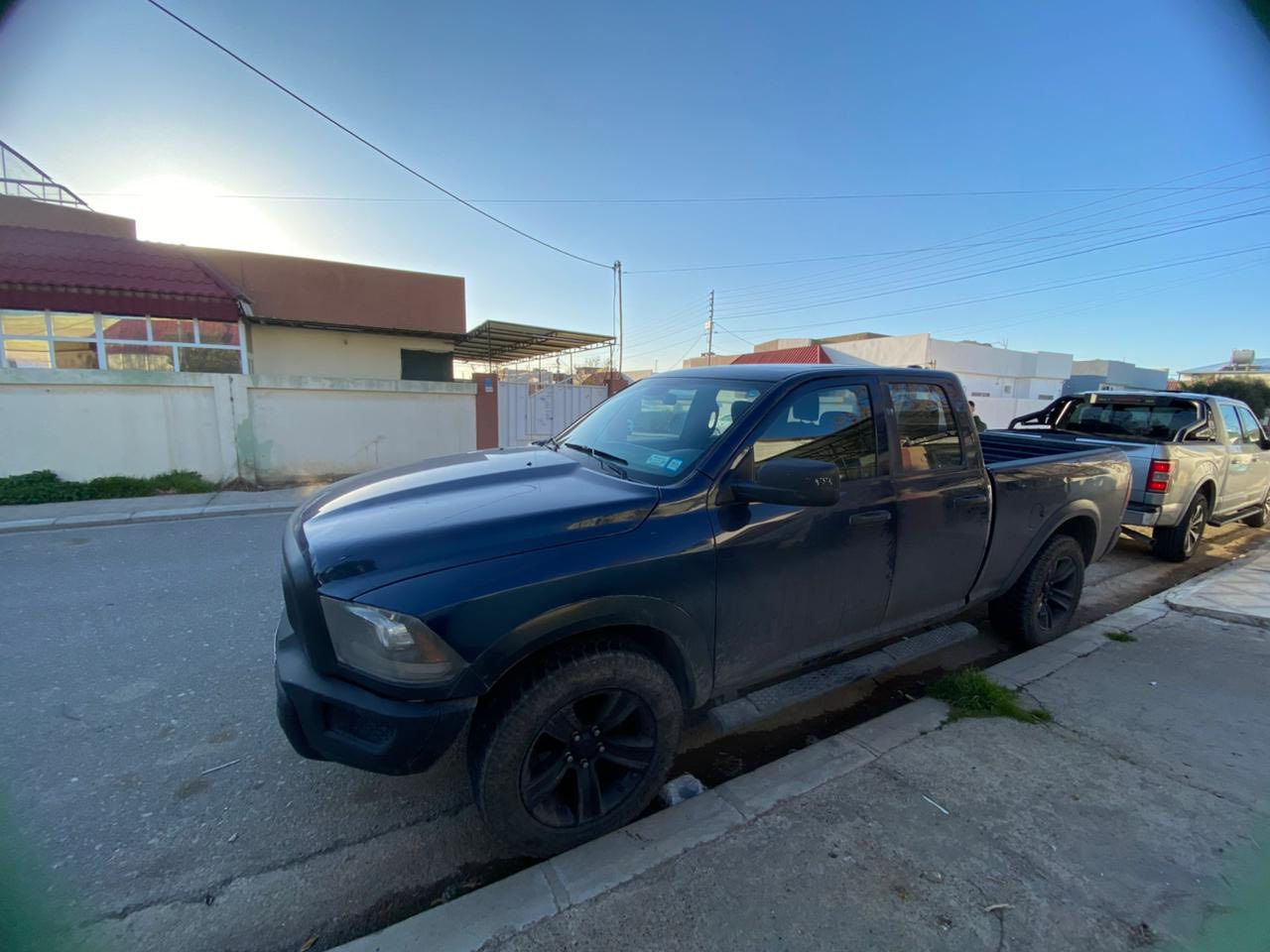 السلام عليكم اعادة النشر بسبب الوعود الكاذبة رام كلاسيك 2023 SLT 1500 مكينة 3.6 V6 VVT سنوية وهزة جديد سيارة مابيهة نقص منظومة بانزين جديدة وبلادية حدادية سيارة جديدة حادث السيارة بالمنشور ماشية 40الف السعر 220وبي مجال 
***********
