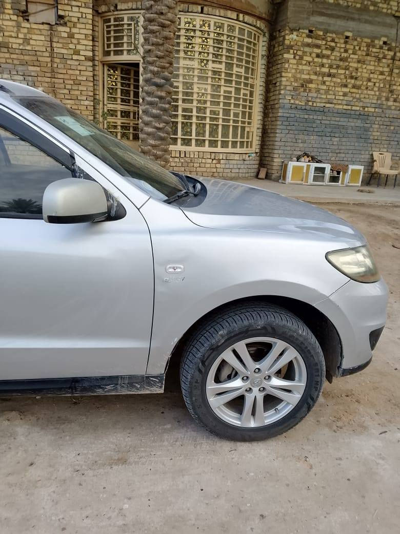 السلام عليكم سيارة سنتافي 2012 فول مواصفات مكينه وكثير حداديه خير من الله كاز حصة جميع المحافظات سنويه ورقم ابوالخط متوم شمالي شرط حاسبه سياره جاهزه وحلوه السعر 55وبيه مجال الطيبين ***********
