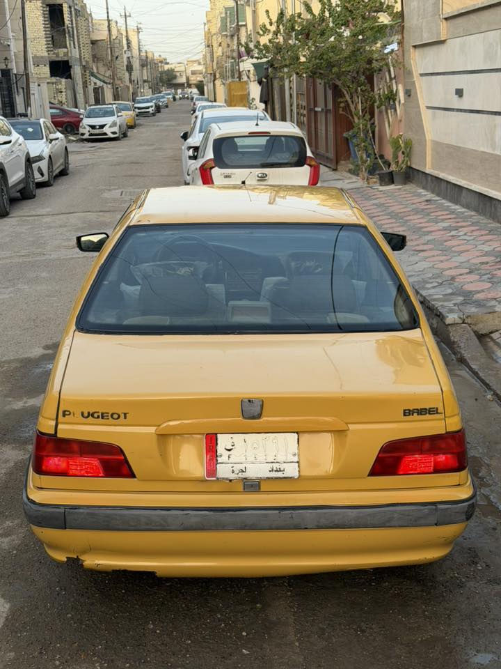 السلام عليكم 
بيجو بارص 2015 رقم بغداد تحويل مباشر مكينه كير جدد مكفولات صدر امامي خلفي جديد تخم ويل وتخم تاير جدد مكفولة من الضربة شاصي لغد مكفولات بيها بس الجاملع الخلفي عكس السايق صبغ اثر جراد فقط حوض مكفول بيع فقط السعر 45 عنواني بغداد الاعلام ***********
