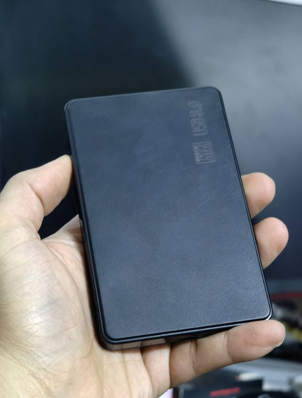 السلام عليكم 
قطع للبيع مع ضمان 🌟 
 
1/ M.2 NVME GEN4 1TB(1000GB)
الفحص موضح بالصور الهارد مستخدم قليل اخو الجديد
السعر 165الف وبيه مجال

2/كومبو انتل
معالج / Core i5 9600KF 6c 6th. 4.6Ghz 
المعالج قوي وقابل لكسر السرعة 
بالنسبة لقوة المعالج نفسة فبقوة i5 10400f
واذا تريد تقارن بالرايزن فبقوة r5 5500
سعر المعالج 95 الف

بورد /Z390-p Asus prime 
بورد قوي ويستوعب المعالج مع كسر سرعته بالاضافة يتحمل اي معالج غيرة مثلاً "i9 9900K"
سعر البورد 135 الف

مبرد هوائي دبل فان اسود شكل مرتب واداء قوي 
سعر المبرد 35 الف 
سعر الكومبو كامل 250 الف

3 /هارد خارجي 320 كيكا و هارد 750 كيكا
يرهم للبلي و الاكس بوكس 
سعر 30 الف / 50 الف

4/كومبو رايزن
R5 1500x
B450m asrock hdv
سعر 150 الف

📍الموقع بغداد مدينة الصدر قطاع 23
🚚 يوجد توصيل لجميع محافظات العراق 🇮🇶 
 هـ ***********  📞
