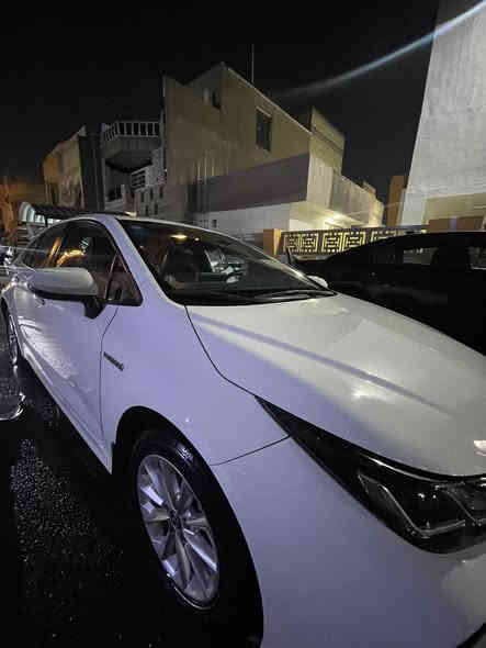 السلام عليكم 
كورلا هايبرد ٢٠٢٢ جيل الاول علامه تيوتا الزركه
 ماشيه 45 السياره السعر ١٣٩ وبيها مجال 
***********
