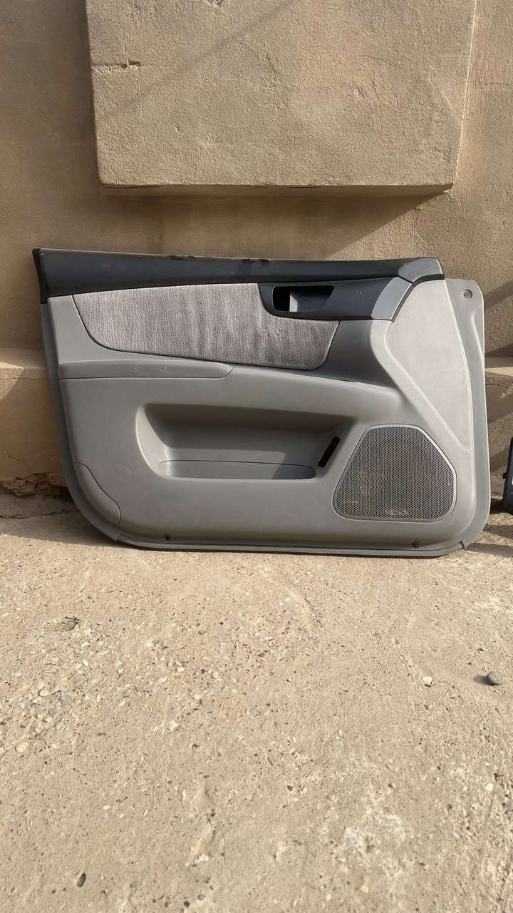 للبيع غراض كيا اوبتما
بطاين باب امامي فقط النظافه 90‎%‎ السعر 30 الف 
وجه دشبول كامل السعر 20 الف 
دركة استيرن السعر 15 الف 
كل الغراض اصليه فتحتهن من السيارة 
مكاني كوت مركز 
للاتصال ‭0771 432 1774‬
