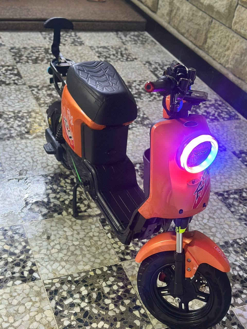 السلام عليكم
دراجة R9 للبيع سعر 550 الف وبيه مجال للشراي
الرقم للستفسار***********
المكان بغداد المشتل
الموشراي ليتعبني يعبر المنشور ماكو بهيج نضافة بهيج سعر
