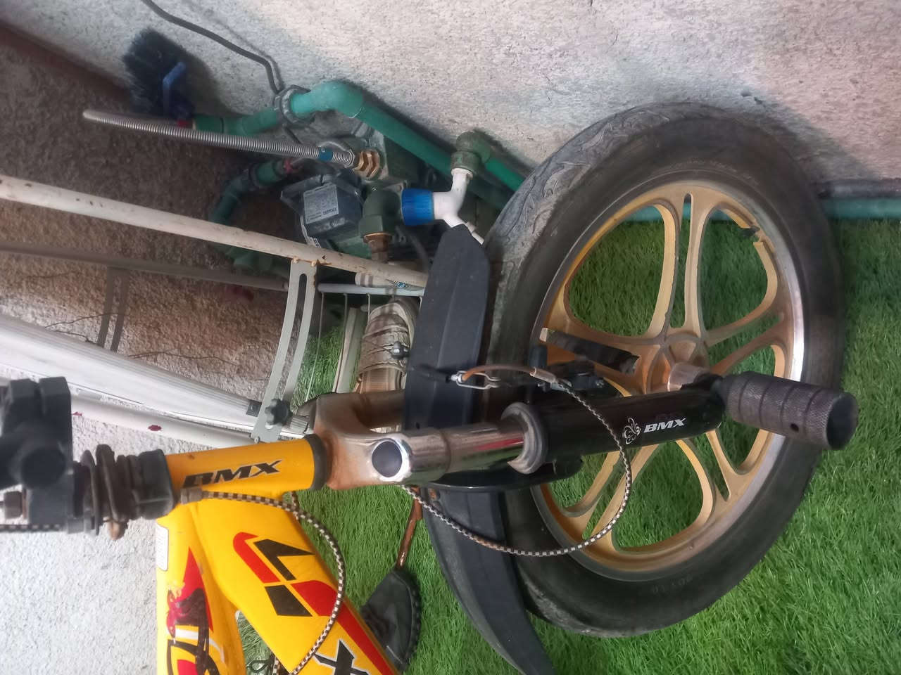 اسلام عليكم بيع بايسكل BMX نضيف السعر ٦٠ وبي مجال مبدل تاير خلفي وجوب وكشن وبايدر والله صارف عليه ٤٢ الف ما عده سعره العنوان الشعب حي سومر قرب اعداديه عبدالله بن رواحه. الرقم *********** موجود واتساب
