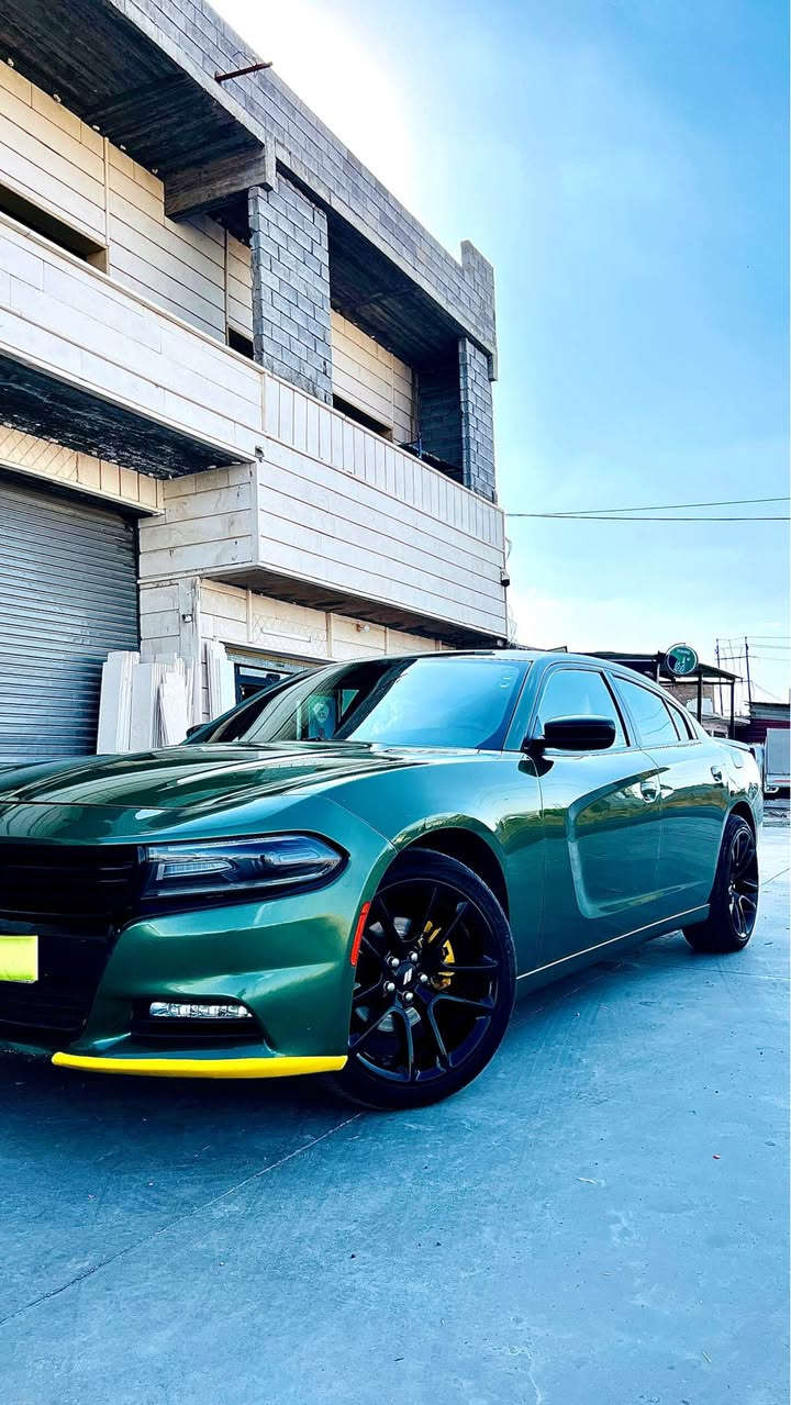 دوج جارجر
موديل 2021
مواصفات SXT plus 
وارد امريكي
لون اخضر-زيتوني
داخل اصفر 
بيها كتاب تضليل 
ماشية 130 الف ميل
سلايد فتحة بالسقف
سنوية 2029
هزة 2027 شهر ال6
ضررها 
جاملخ امامي جهة السكن 
جاملخ خلفي جهة السكن
ايرباكات سليمة بدون دواخل 
بيع او مراوس
مكان السيارة الموصل
للإستفسار 
*********** واتساب
*********** واتساب موصل, نينوى
