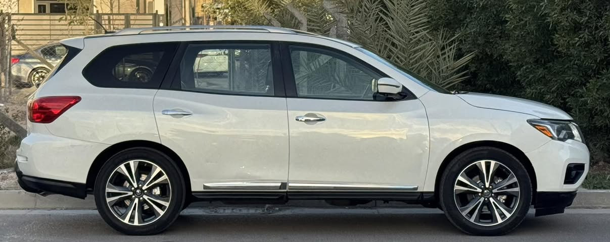 نيسان بايفندر 2018 بلاتنيوم يعني اعلى فئه بنيسان
وارد امريكي حادث جاملغ وبنيد فقط بدون دواخل طخه خفيفه  كير مكينه تبريد تخم تاير جديد رقم اربيل تحويل ثاني يوم 
موصفات
شاشات بكشنات
بنوراما
6سلندر
تشغيل عن بعد
بصمه
رادار جانبي بمري
رادار امامي
كشنات جلد 
7راكب
حساسات امامي خلفي
خمس كامرات 360 درجه
كشنات تدفه تبريد
السياره جديده وجاهزه من كلشي 
مكانها بغداد الدوره حي الصحه 
***********
السعر 139 ورقه وبيه مجال بسيط
