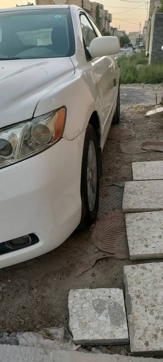 السلام عليكم  
كامري 2008 SE  امريكي 4 سلندر .2400 

رقم بغداد دولي بأسمي 

شاشة وكامرة خلفية ،تحكم ستيرن
فتحة سقف سلايد روف 
مثبت سرعة
كشن كهربائي 
تخم تاير جديد  
تبريد ثلج 
صدر جيد جدا  
منظومة بانزين جديدة كاملة 
گير ومحرك مكفول 
كهربائياتها بلادية كاملة مملعوب بيها ابد 

عليها منظومة زينون عالي ناصي عدسة و لد

السيارة مصبوغة حزام  حادثها خلفي بجم مكفول 

مكانها بغداد الكرخ  

سعر 92 وبيها مجال بسيط جداً

تواصل *********** بغداد, العراق
