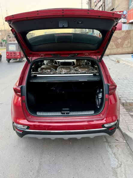 السلام عليكم اخواني 

سبورتج جيتي لاين اعلئ فئه للبيع

الموديل 2021  لون ماروني. 
 مكفوله من الصبغ والتبديل   / بيه بارد على كد شبرين بل الباب الصدر  وطخه بسيطه موضحه بصور وعندي سونار بيهن كامل ناشره 
المواصفات :

محرك الفين دوش 
بصمه  2+ تشغيل عن بعد 
بنوراما 
هاندر بريك بصمه + اوتو هولد + مانع نزلاق + مانع نحدار + مود درايف 
صندوك كهرباء + ذكي 
شاشه نفكيشن + كامره داورة
تبريد بيانو + مناخي 
كراسي جلد + كراسي كهرباء 
شاحن واير ليس للهاتف نقال 
بكلايت لد + لد نهاري زينون + بروجكتر زينون 
8 ايرباك 
دركة حرف D
حساس امامي + حساس خلفي + حساس مطر + حساس لايت 
تبريد قطعتين 
ويل كب كبير
نيكلات دوس كروم 
ماشيه 46الف 
رقم بغداد الدولي جديد هزه كامله وجديدة ✅

السعر 215/ بيه مجال  
السياره جدا نضيفه وجديده بالعافيه ع ياخذها 
مكاني بغداد حي اور
للاستفسار خاص او ع رقم 
***********
