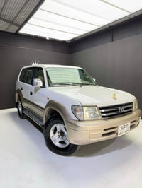 ٢٠٠٠ • اوتوماتيك • غاز وبنزين