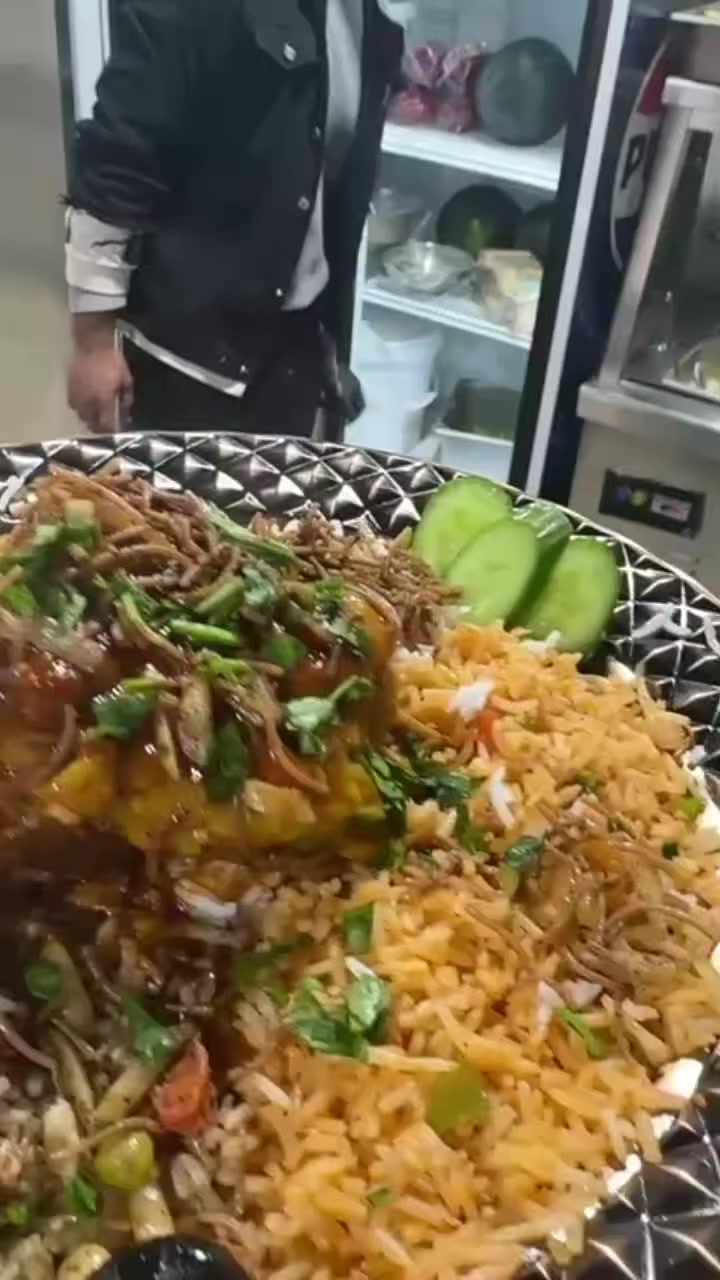 السلام عليكم اني طباخ شرقي درجه ولى متفرغ
 في شهر رمضان للعمل في النجف ***********
