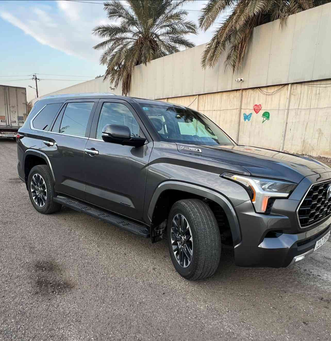 السلام عليكم  للبيع سيكويا
Toyota 
تويوتا - سيكويا لمتدد هايبرد

* موديل2024 كفالة عامة من الصبغ والتبديل 
(فقط بارد شبر)  

* المحرك : 3.5 ليتر ( 437 BHP )

* عدد اسطوانات : 6 ( سلندر )

المواصفات :-

بانوراما 

- مثبت السرعة

- مقاعد كهربائية 

- مقاعد جلد ابيض ملكي

- مقاعد تدفئة و تبريد

- عدد المقاعد 7

-الويل قياس 20 انج المميز

- صندوق كهربائية

- نظام المكابح المانعة للانغلاق ABS

- نظام قفل العجلات

- أنوار LED أمامية

- كاميرا 360 درجة 4 كامرات

- نظام مراقبة ضغط الإطارات

- ابل كار بلاي و توصيل بلوتوث

- نظام صوت بريميوم

- وضعيات قيادة درايف مود سبورت
 ايكو نورمال كونفورت 

- مرايه جانبيه كهربائي مميزه 

لمعرفة السعر اتصل……

***********
