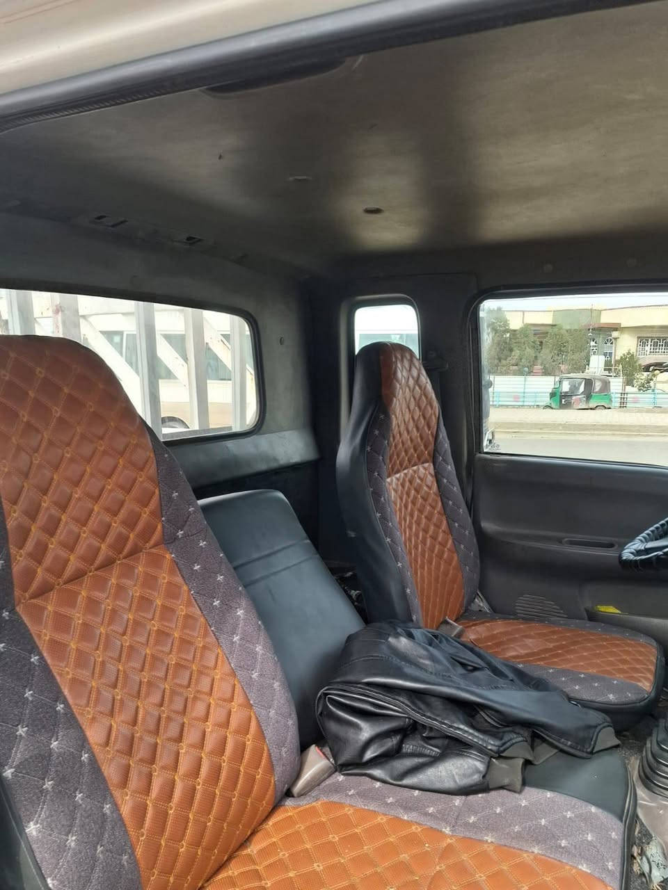 سلام عليكم/كيه فونتير موديل 97محرك 3000مفتوح كفاله عامه  شاصي مكفول تخم تأير جديد رقم انكليزي وباسم الولد تحويل ثاني يوم /،***********السعر65
