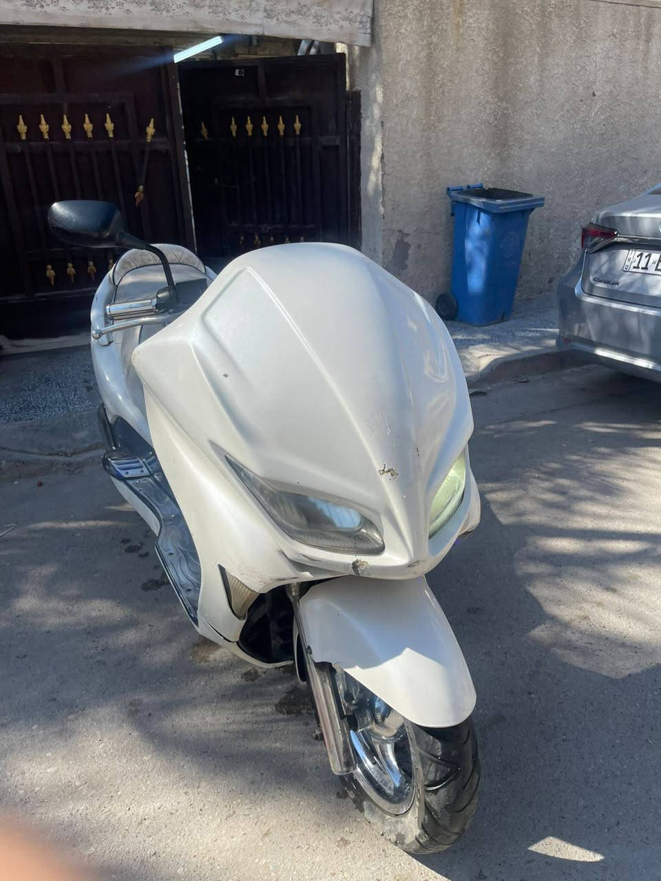 السلام عليكم
فورزه 0.9 كرستال ٧كير
دراجه مكينه وكير وكلجات كفاله 
ماشيه ٢٦ الف دهن اصلي وبانزين كله محسن بيها كم ملاحظه بل كفرات بس الباقي مكفول
سعرها مليون و200وبيها مجال للشراي 
مكاني بغداد. الشعب
***********
