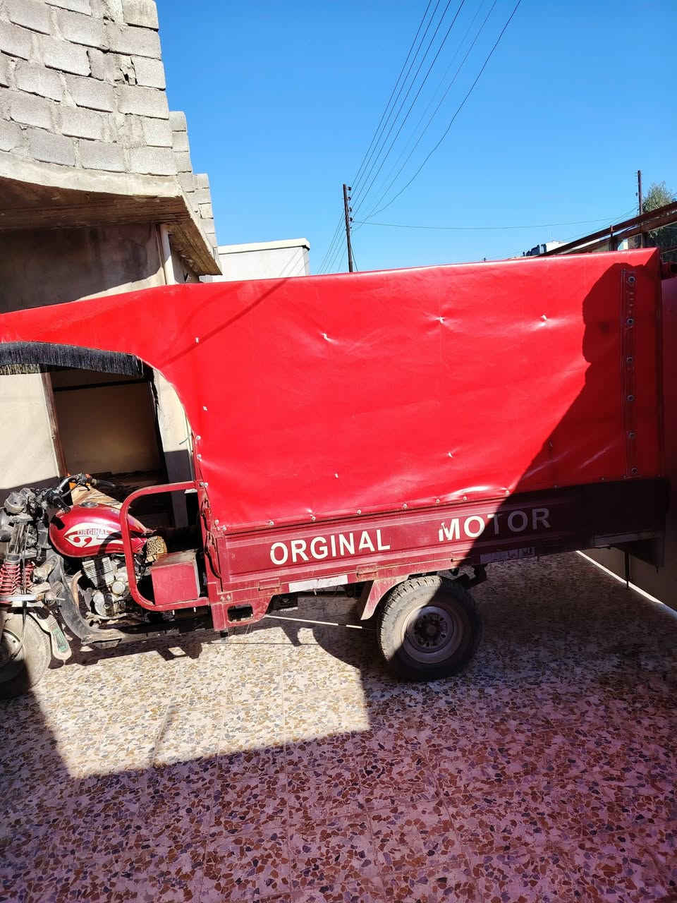 السلام عليكم ستوته للبيع كلها شغاله وايرمنيه اشاير لايت شغال كلها شرط شاصي شرط  السعر مليون وميه بيها مجال الشراي يتصل ***********
