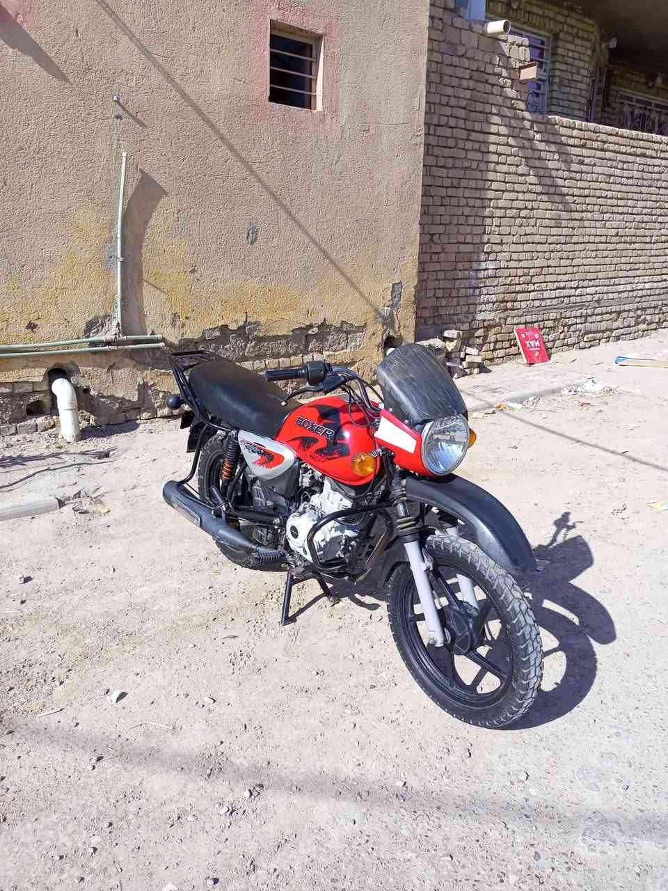 سلام عليكم بوكسر جبلي اربع نمر موديل ١٩.  وراق صولي دراجه سلفه ما تشتغل  ول شفت نكسر يراد لحم...    بيه تبخير ما مفتوحه قبل سعر مناسب ***********
