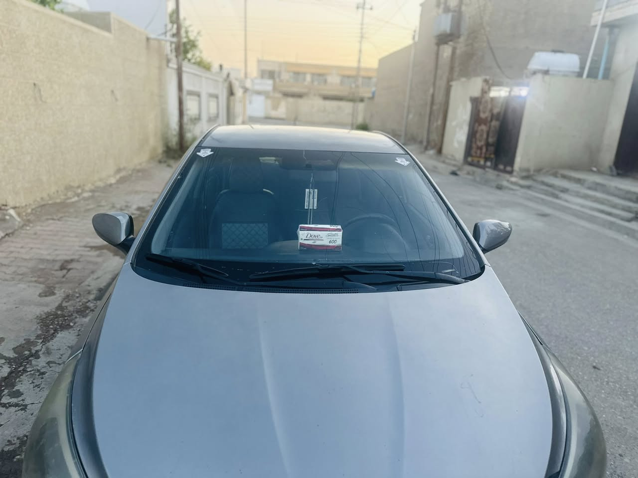 السلام عليكم اكسنت ٢٠١٧ ماشية ١٣٥ الف ميل أبيعك حزام بدون دواخل السيارة معوقين فاكة تتحول باسم المشتري  السيارة عليها غرامات تنزل من سعرها رايد ب٧٧ ورقة مكان السيارة بالمدائن
للاتصال ***********
