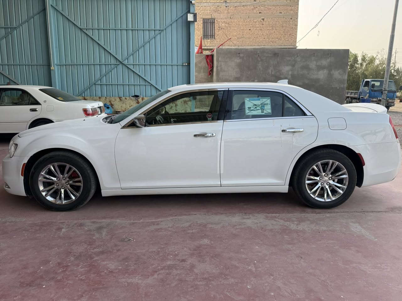 سلام عليكم وباما اصل 16 مرمزه21
سياره ابد مامشتغله خط 
فئة سي فول مواصفاتت
رقم بغداد باسمي🙏 
برده خلفيه 
مري قلاب 
كشنات تدفئه تبريد
خزن ميموري
فتحتين
سياره جاهزه الله شاهد 
تبريد ثلج حداديه تايرات كله جديد 
حادثهه صبغ جاملغ وبنيد فقط صبغ يعني. ضربه هنا هيه صطحيه وصبغة جاملغ وبنيد بدون دواخل ايرباكات كلهه سليمه سياره خير من الله 
السعر 200
مكاني الناصريه سوق الشيوخ
***********
ملاحظ اي تفاصيل تخص السيارهً مكتوبه تعجبك انه خادم ماتعجبك انه هم بخدمتكم سوي نفسك مشايف المنشور
