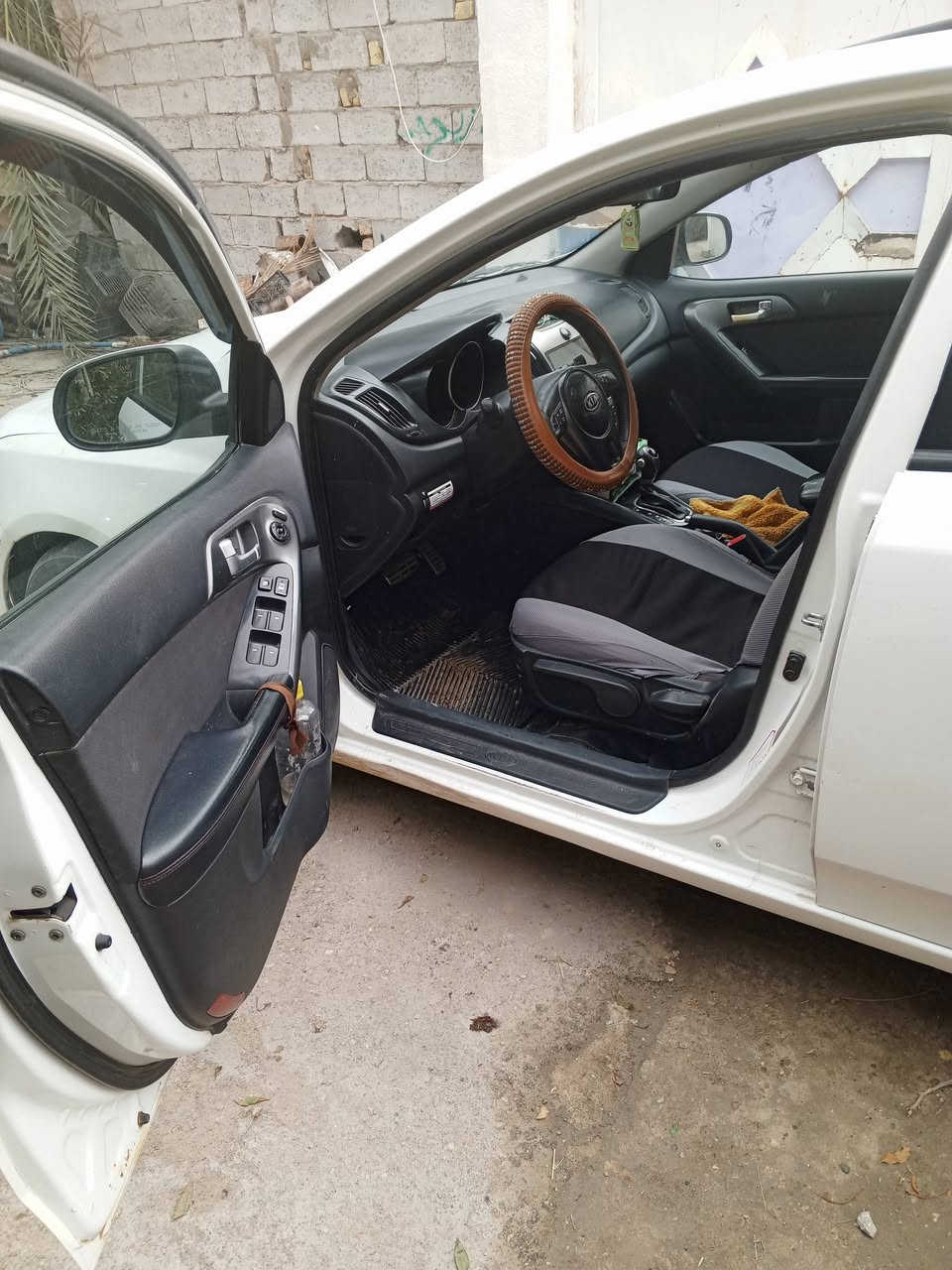 سلام عليكم
سيراتو 12 مكينه بيها خيط بخار 
شاشه تحكم ستيرن 
مري شفط
كير 6نمر. 
فتحه
اشاير مري.  
السعر 95 وبيها مجال للشراي 
مكان نجف الاستفسار اكثر ***********
