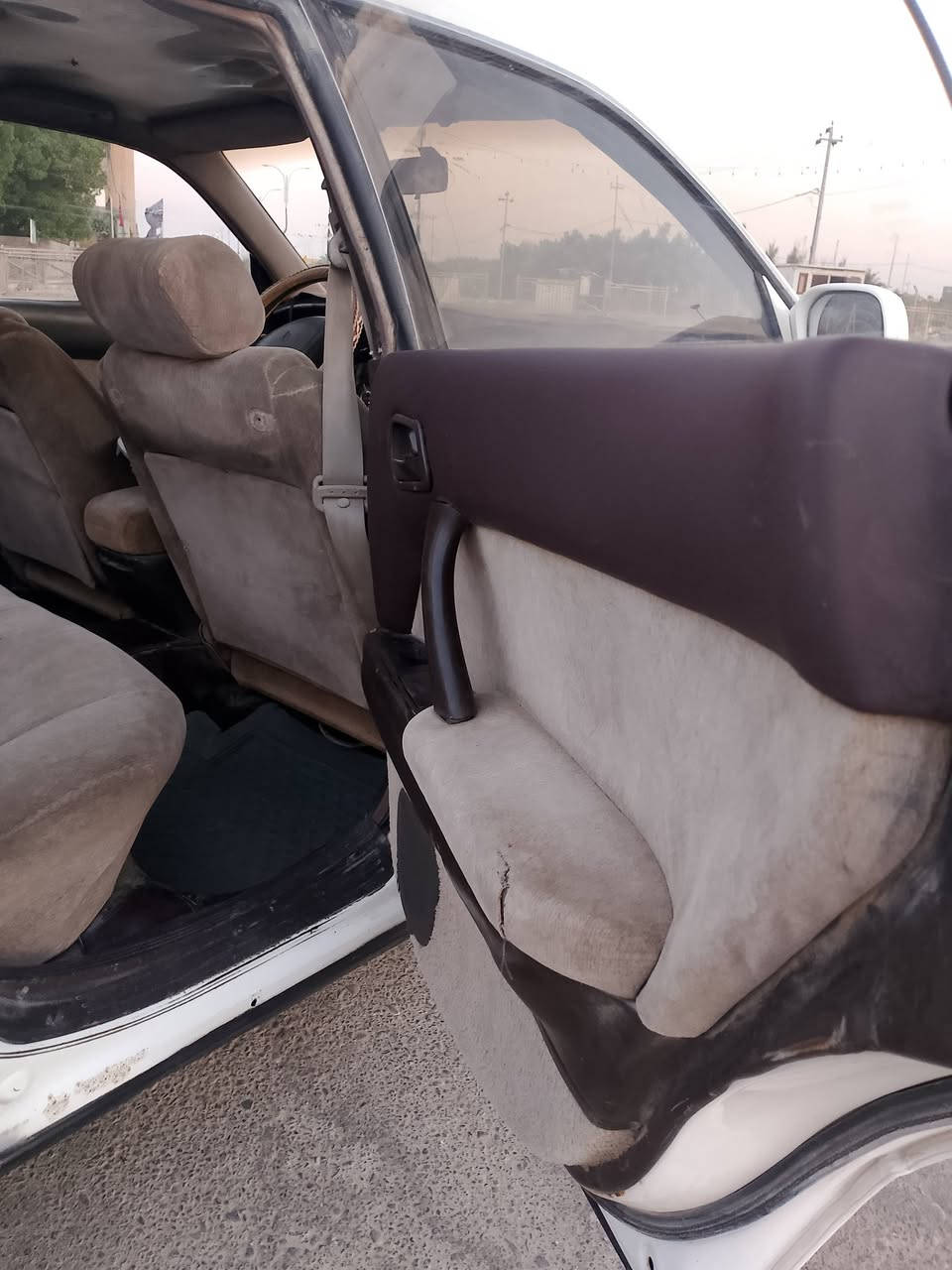 سلام عليكم ✋🏻
تيوتا كراون بطه موديل 1992 ابيض 🤍 رقم بغداد سنويه صاقطه مكينه وكير شرط تخم تاير جدد حداديه جديده تبريد عوزه غاز شرط السياره جاهزه تحويل مباشر كهربائيات شغاله سياره مكفوله من كص والنقل الجثه والتجيه والعيب الشرعي  
السياره احله من صوره 
العنوان واسط كوت 
للاتصال ***********

السعر 38 قابل للتفاوض
