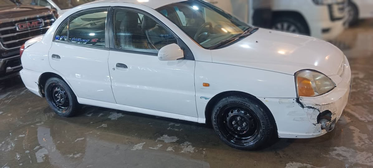 كيا ريو  (م 2007 )شركة عامه وارد ايراني وكلشي موضح المكينه معلكه ولف السعر 37 وبيه مجال حك الجيه للاستفسار ***********
