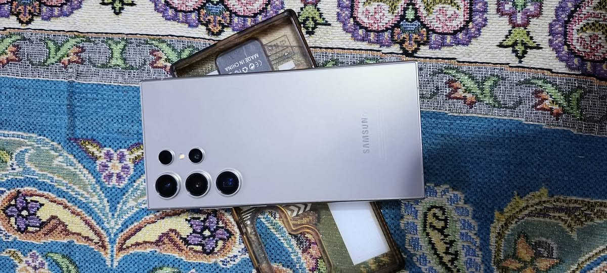 سلام عليكم شباب اس 24الترا ذاكره 256 شرق اوسط سعر 950وبي مجال ***********
