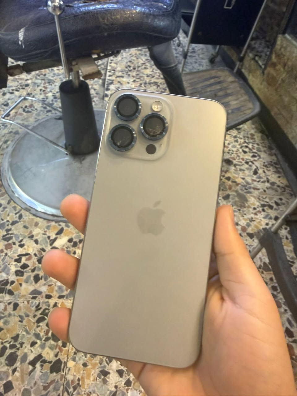 السلام عليكم 
ايفون📲15 برو ماكس ✅
ذاكرة 256✅
جهاز ماستر شرق اوسط ✅
نموذج m✅
لون التيتانيوم المميز ✅
بطارية 84🪫
شخط واحد مبي جهاز مكفول✅
كامل ملحقاتة ✅
جهاز مال بيت نضيييف ✅
السعر :1000 قفل قفل من اخير🔱
العنوان: بغداد الزعفرانية  🔱

للتواصل : ***********
