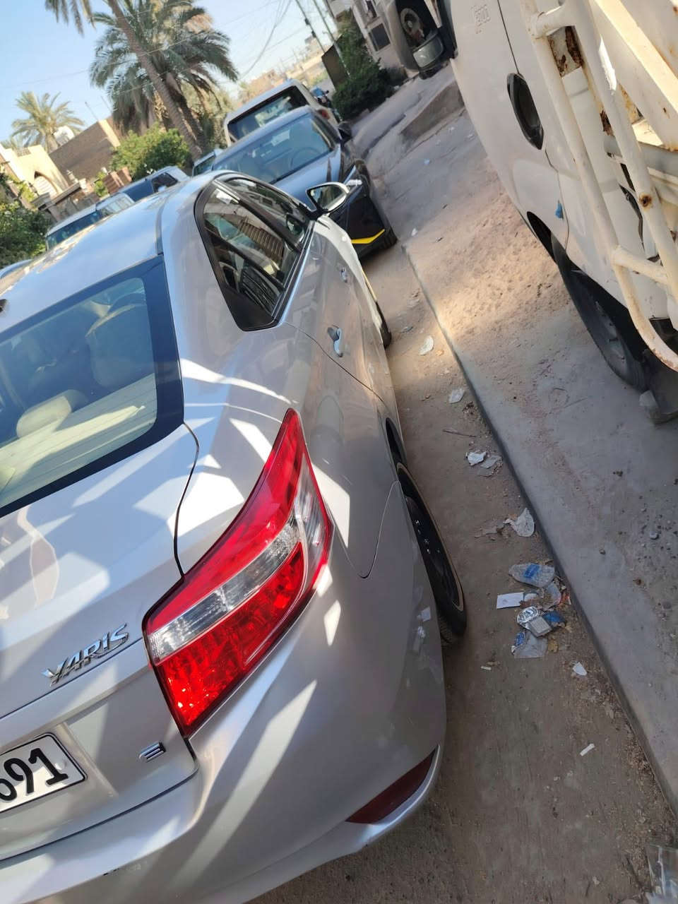 #السلام عليكم تويوتا يارس موديل 17خليجي سيارة جديدة رقم اربيل ضررها باب سكن وشويه من الدوسة سعر110وبيها مجال مكاني بغداد حي الخضراء البكرية قرب جسر الغزاليه ‭
***********
***********‬
