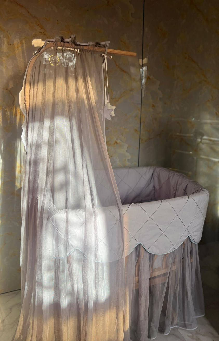 سلام عليكم بنات، عندي كاروك أطفال نظيف جدًا وحالته ممتازة، مستخدم استعمال خفيف تقريبًا ٦ أشهر فقط.
• اشتريته بـ ١٧٥ ألف
• طالبة بيه ١٥٠ ألف وبي مجال بسيط
• بيه تول وينشال يعني يصير وجهين: بالتول وبدون تول حسب الرغبة بسہَ التول شوية تعبان لهذا كلت بي مجال
• ناعم، ثابت، شكله جميل ومناسب لغرفة الطفل

اللي حابة تراسلني عالخاص 🌸
 ملاحظة ماعندي توصيل أنــَي من النجف ياريت تكونين من النجف.    ***********
