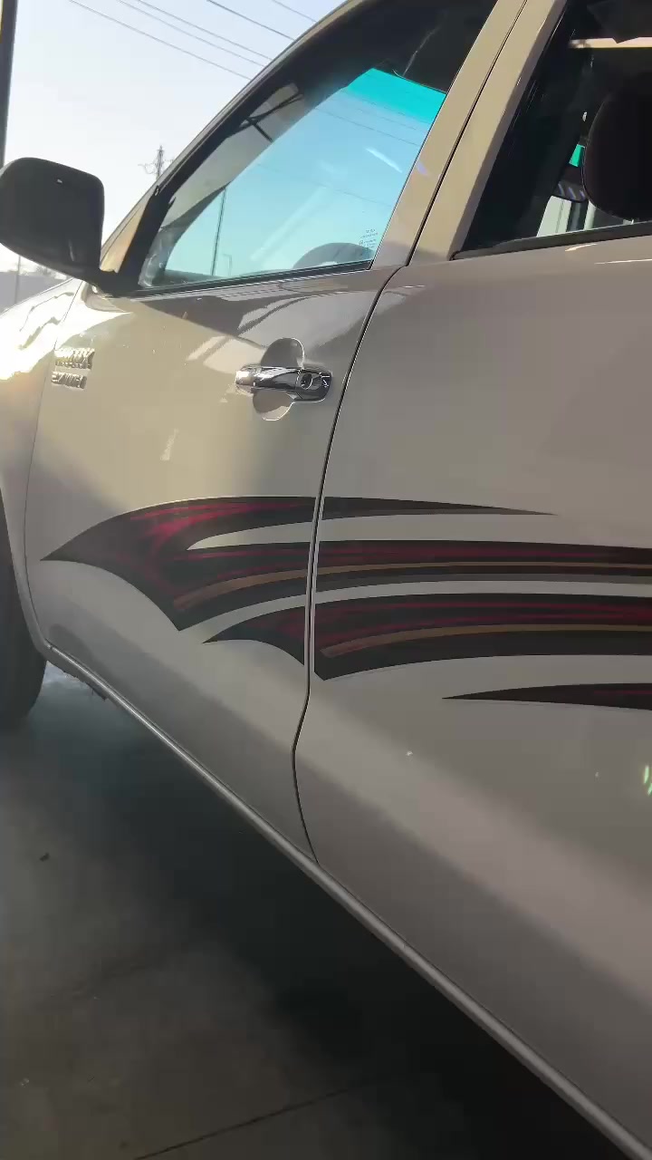 سلام عليكم تويوتا هايلوكس 
موديل 2014
شاصي 19
رقم ديالى 
للاستفسار الاتصال على الرقم التالي ***********
