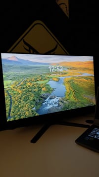 لابتوب + شاشة كيمنك + ميز كيمنك + كرسي كيمنك MSI Thin 15 B12UCX. (Proc...