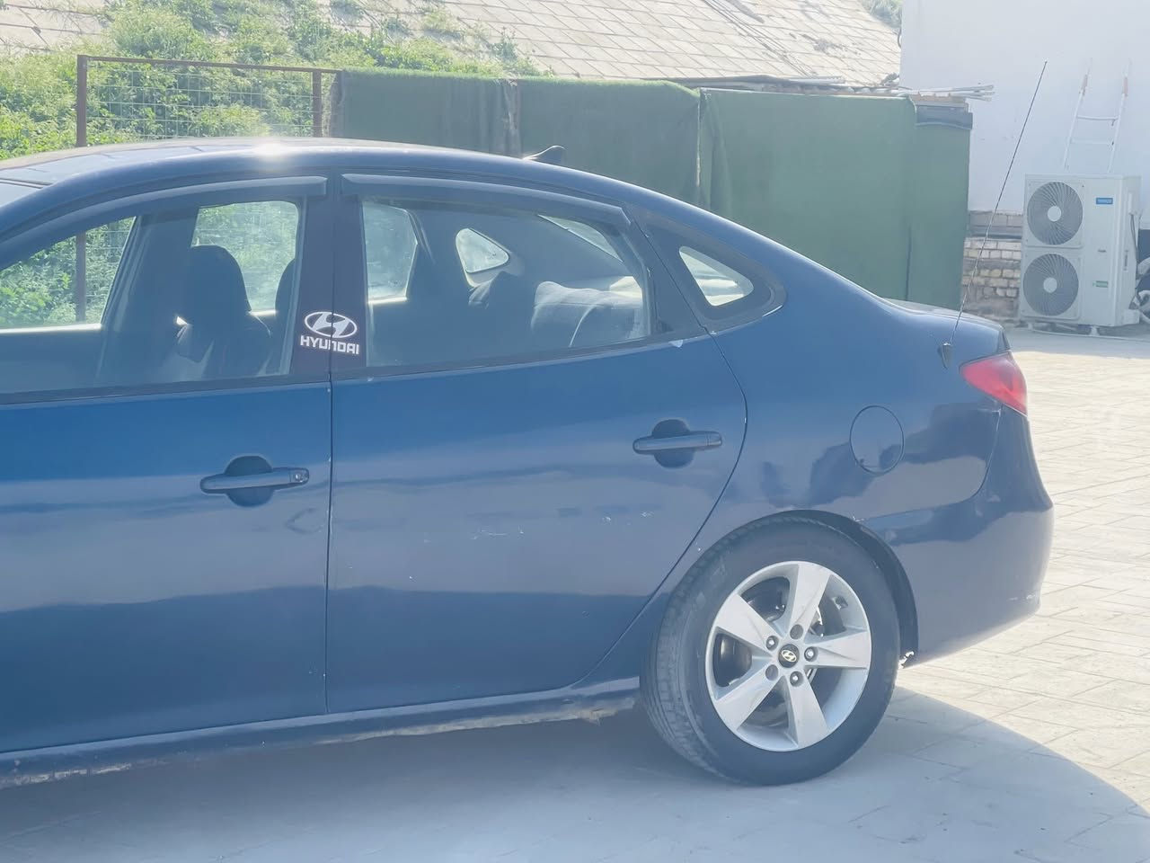 سلام عليكم
النترا ٢٠٠٧ امريكي حادث جاملغ امامي وجاملغ خلفي 
كير مكينه كوله مكفول 
سياره عليه ادمه عامه 
بكلات نوزلت
شاشه كامره تحكمات استرين شغل
منضودة زنون
مدوشمه جديد 
منضونه تبريد على ايدي شاده ثلج ❄️ 
تدفئ  شغاله 
هزه سنويه اسمي تحويل ثاني يوم
مكان ديالى بعقوبه 
***********
سعره ٧٧ بيه مجال
