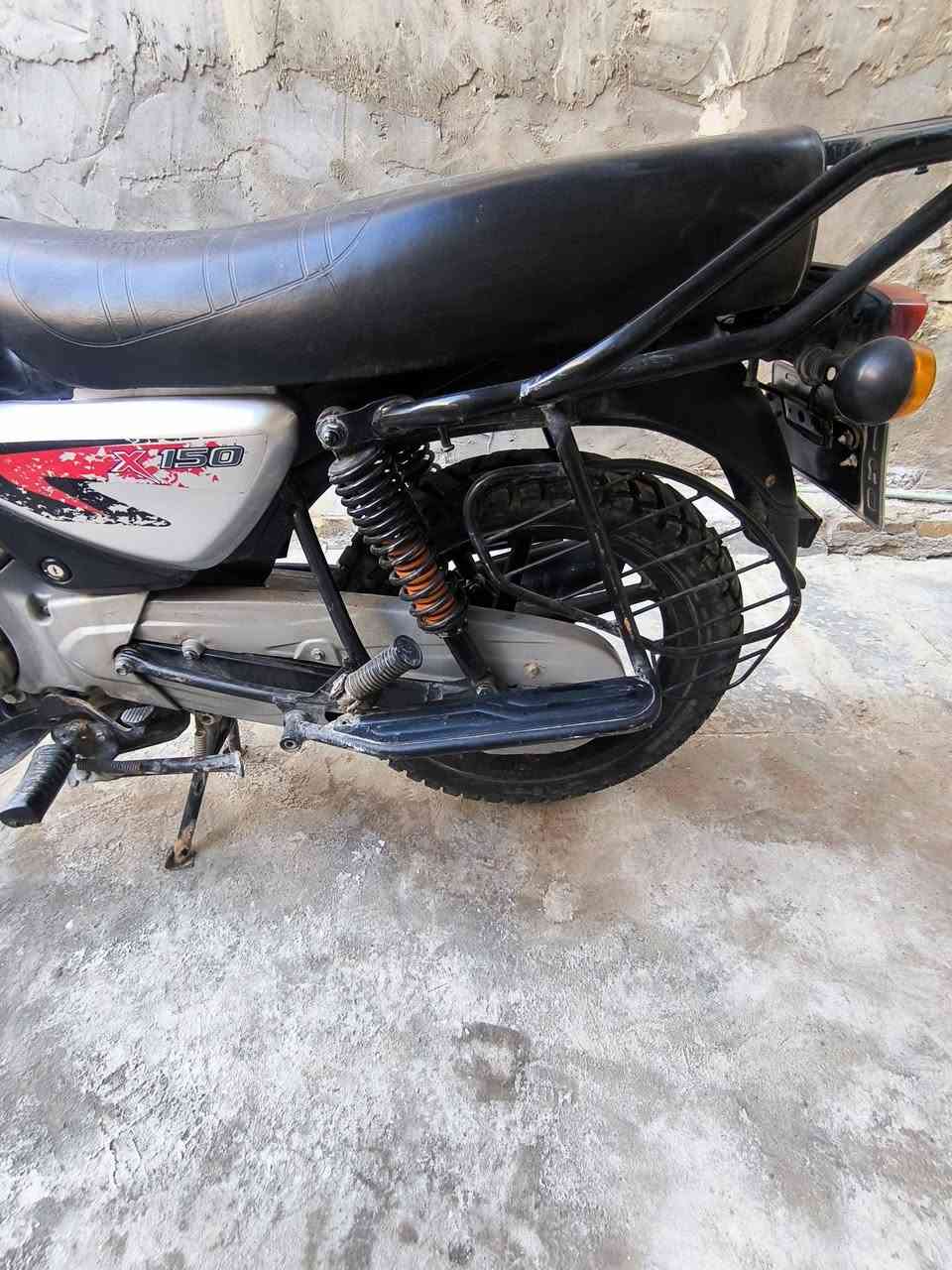 دراجة بوكسر موديل 22مرقمةنضيفة مبدل بس كلجات الكير نضيفة  كاملة سنوية 2028 مكانهة محافضة الديوانية 
سعر مليون و800
الرقم ***********
